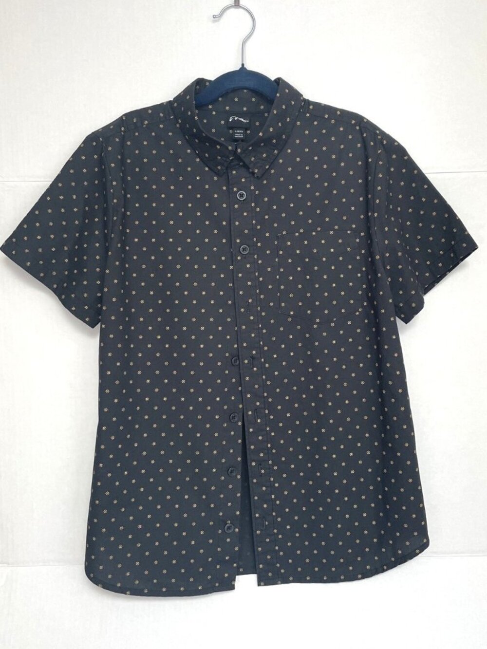 New without tag. Boys Short sleeve shirt 10